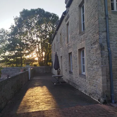 Holiday home Maison De Charme Tour-en-Bessin