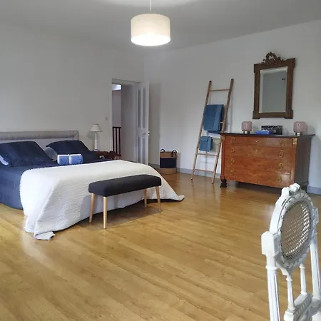 Holiday home Maison De Charme Tour-en-Bessin